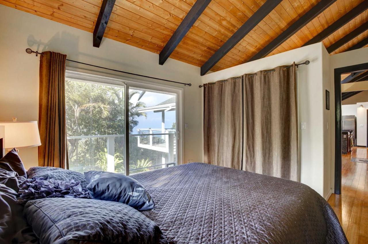 House With Balcony And Ocean Views! * Kailua-Kona