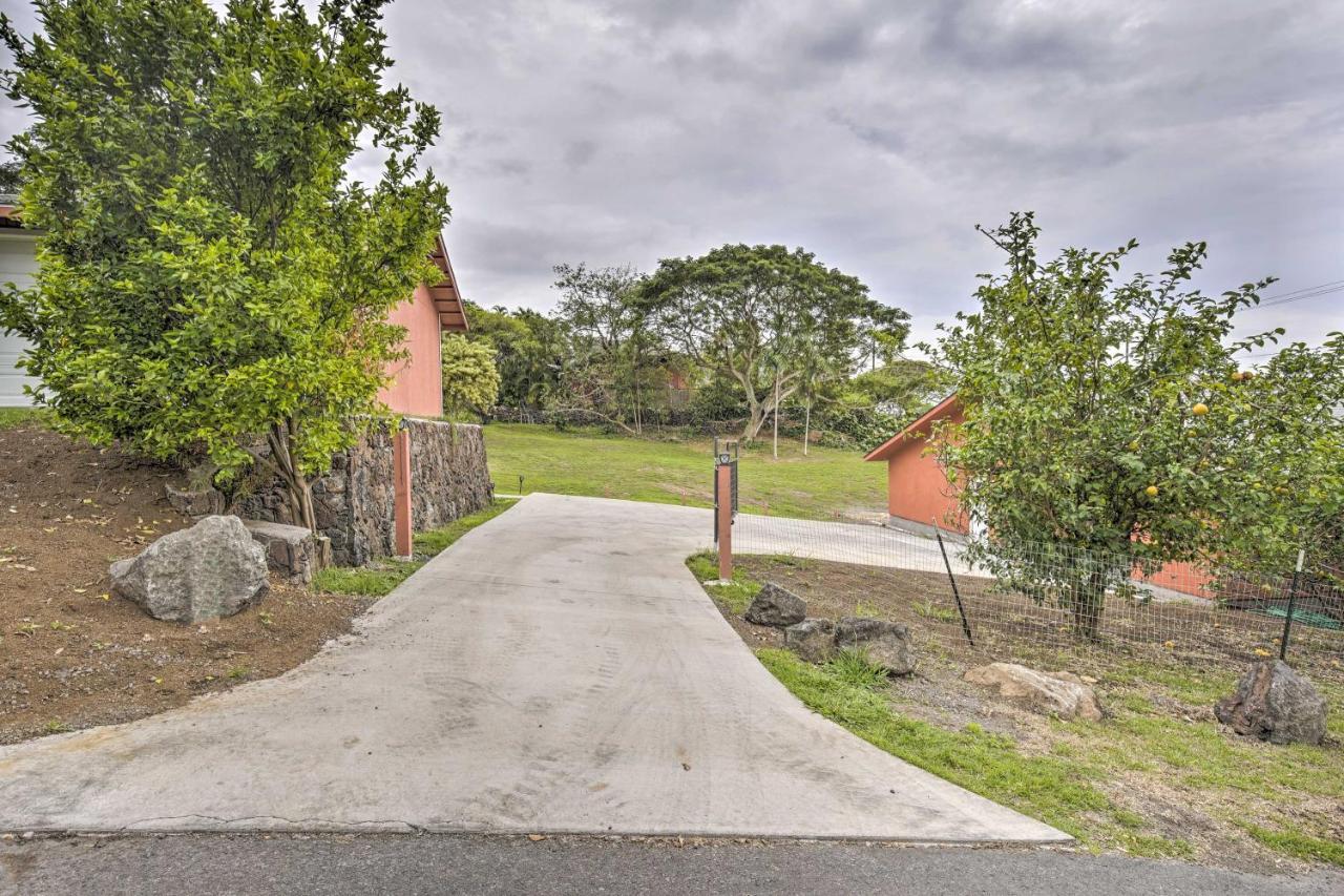 Cozy Escape Near Pristine Beaches Kailua-Kona