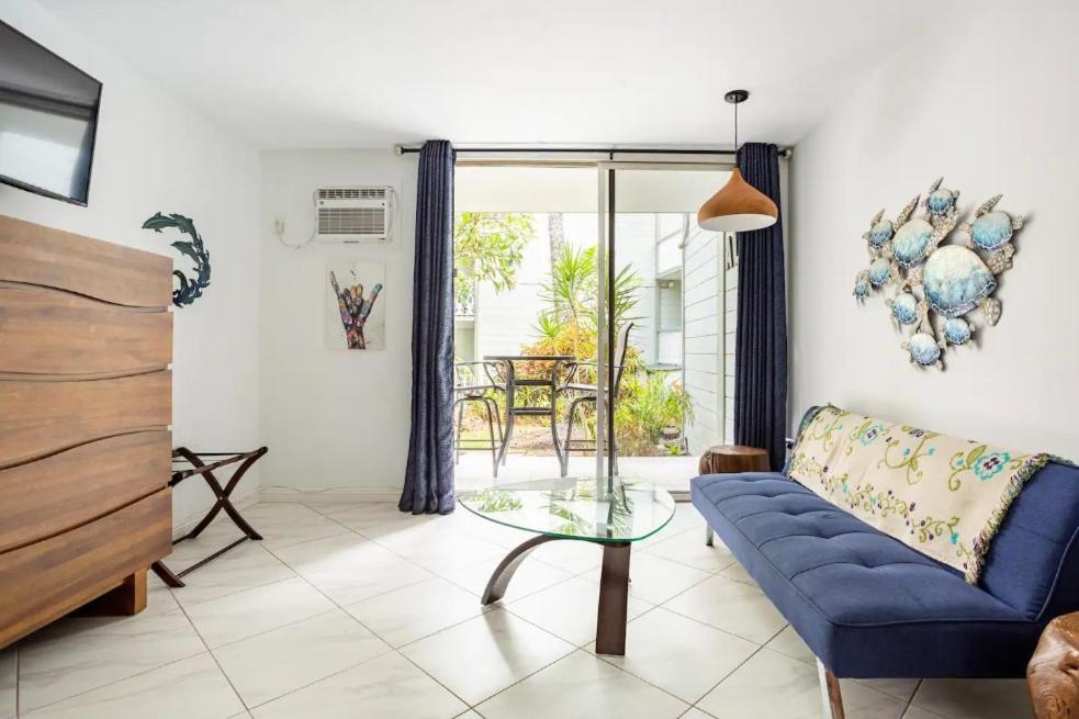 Downtown Hawaiian Theme With Hot Tub, Pool & - Kona Islander Aparthotel