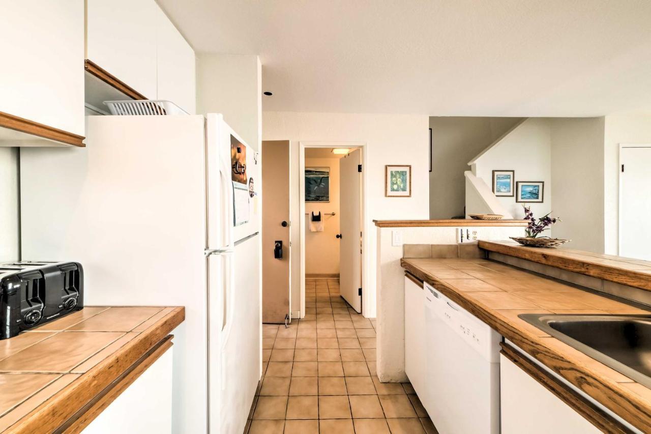Holiday home Oceanfront Townhome With Pool And Views!