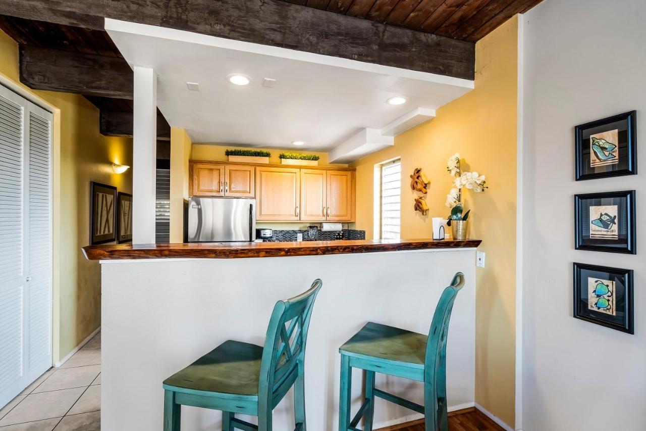 Kona Mansions D231 Apartment