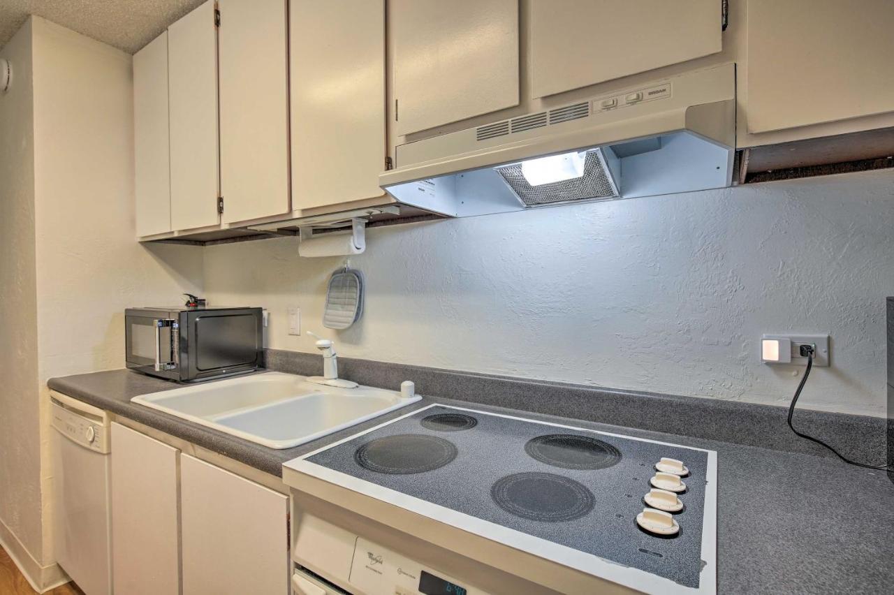 Breezy With Screened Lanai In Kailua-kona! Apartment *