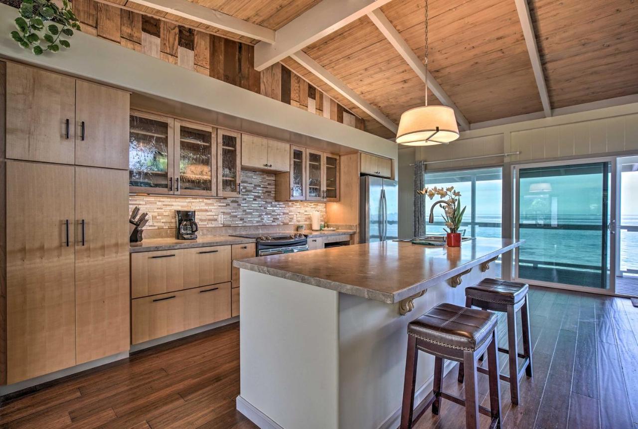 Oceanfront Kona With Access And Views! Holiday home