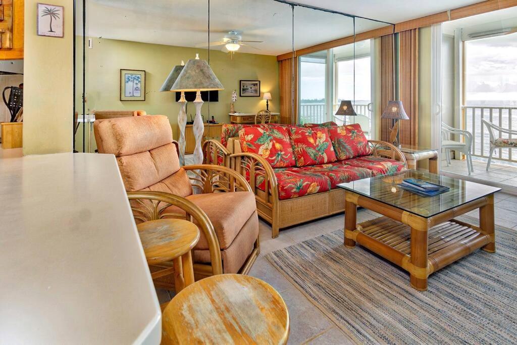 Holiday home Beautiful Oceanfront Condo! - Hale Kona Kai 303 *