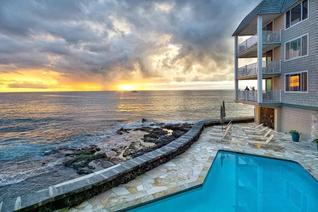 Oceanfront With Lanai That Almost Hangs Over Ocean - Hale Kona Kai 304 By Casago Kona * Kailua-Kona