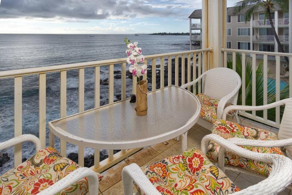 Holiday home Beautiful Oceanfront Condo! - Hale Kona Kai 303 *