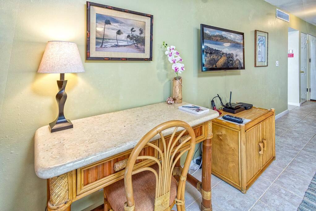 Beautiful Oceanfront Condo! - Hale Kona Kai 303 Holiday home