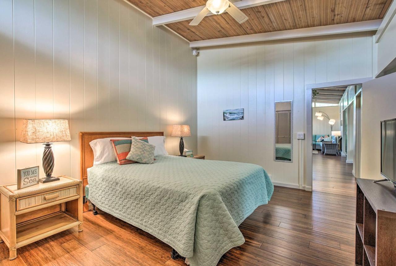 Oceanfront Kona With Access And Views! Holiday home Kailua-Kona