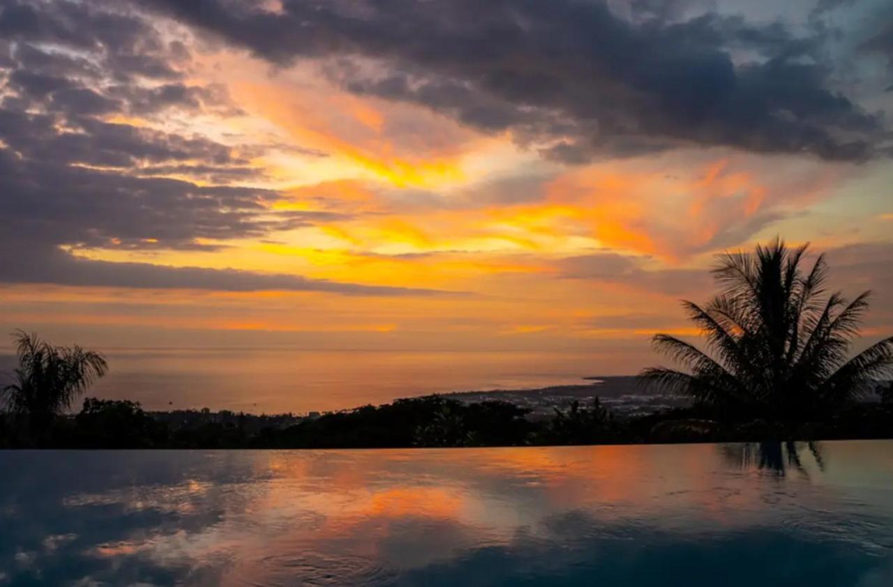 Luxury Kona Mansion - Infinity Pool & Epic Views Villa *