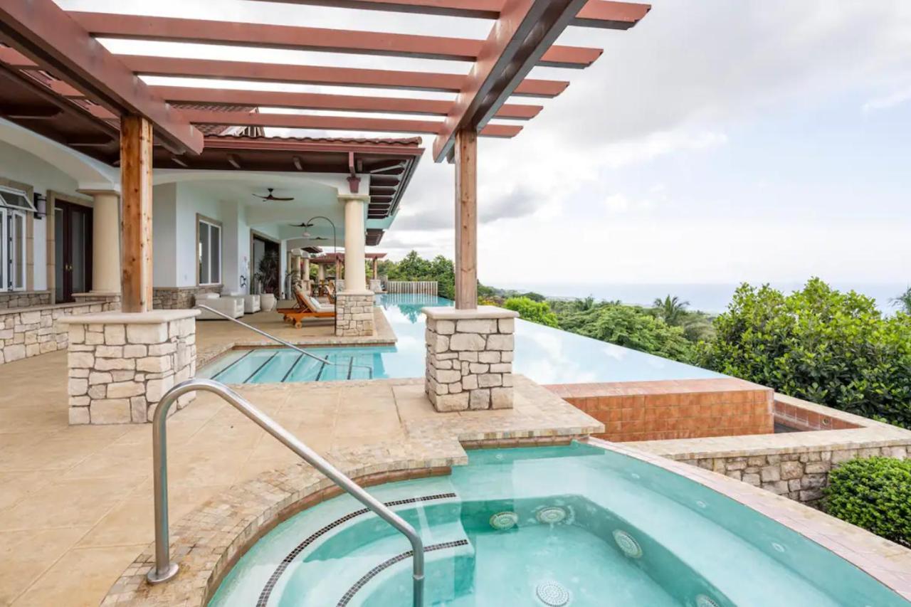 Luxury Kona Mansion - Infinity Pool & Epic Views Villa