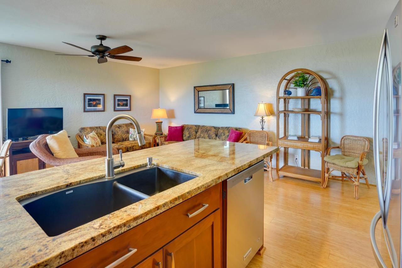 With Ocean Views Walk To Beach! Apartment Kailua-Kona