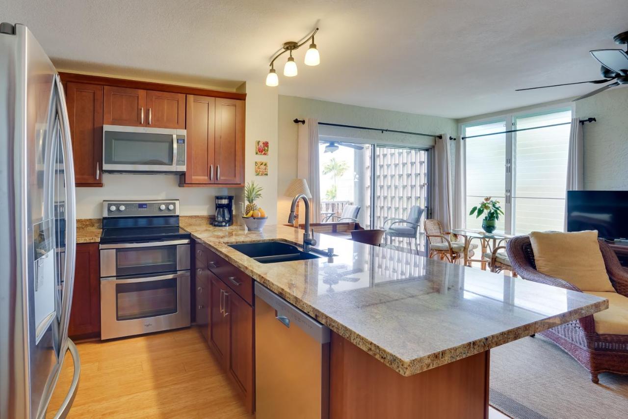 Apartment With Ocean Views Walk To Beach! *