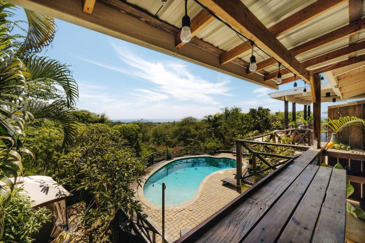 The Koi House With Pool Homestay