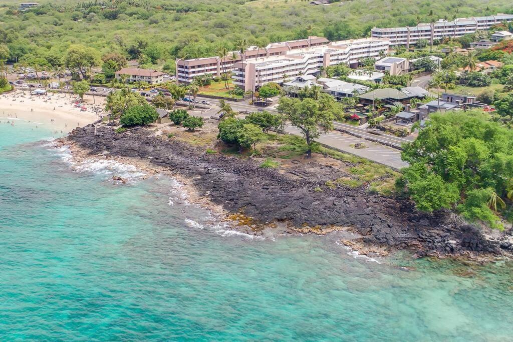 White Sands #322-top Floor Views Kailua-Kona