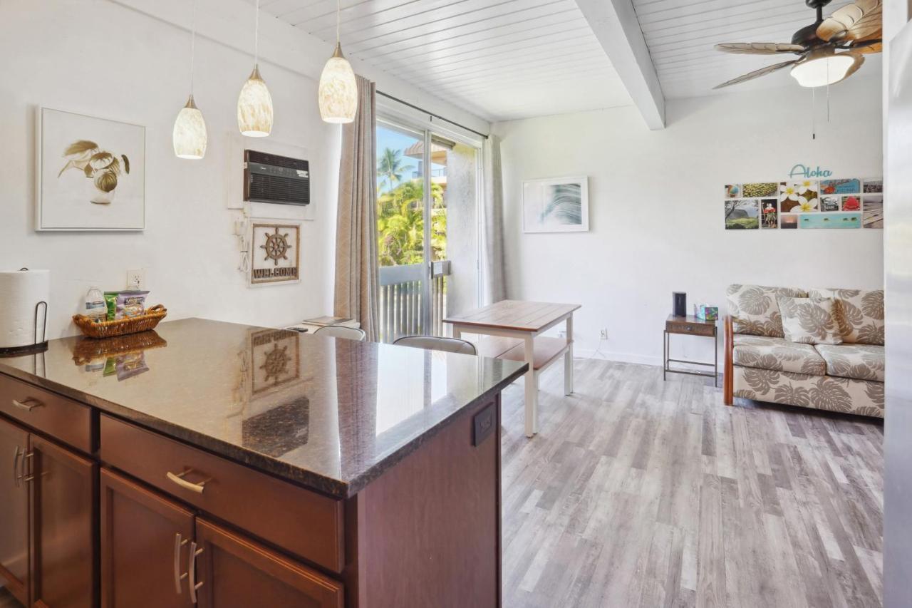 Airy Less Than 1 Mi To And Town Apartment *
