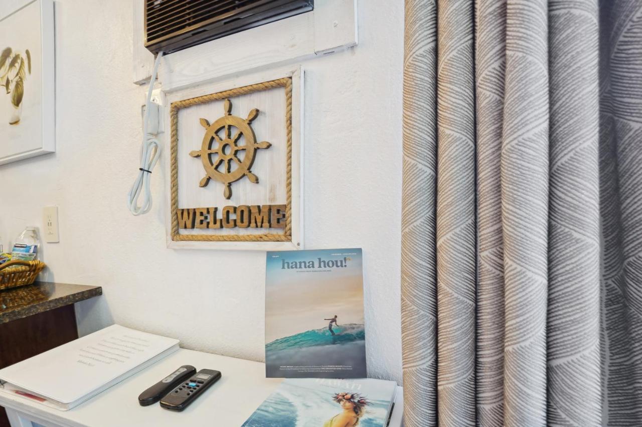 Airy Less Than 1 Mi To And Town Apartment Kailua-Kona
