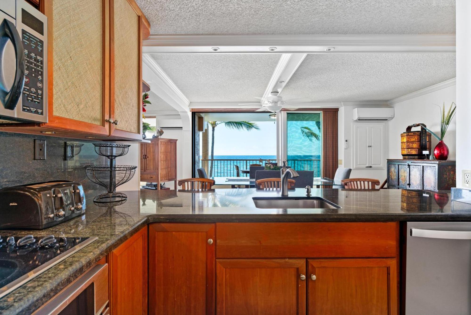 Big Island Kona Reef D-21 Apartment