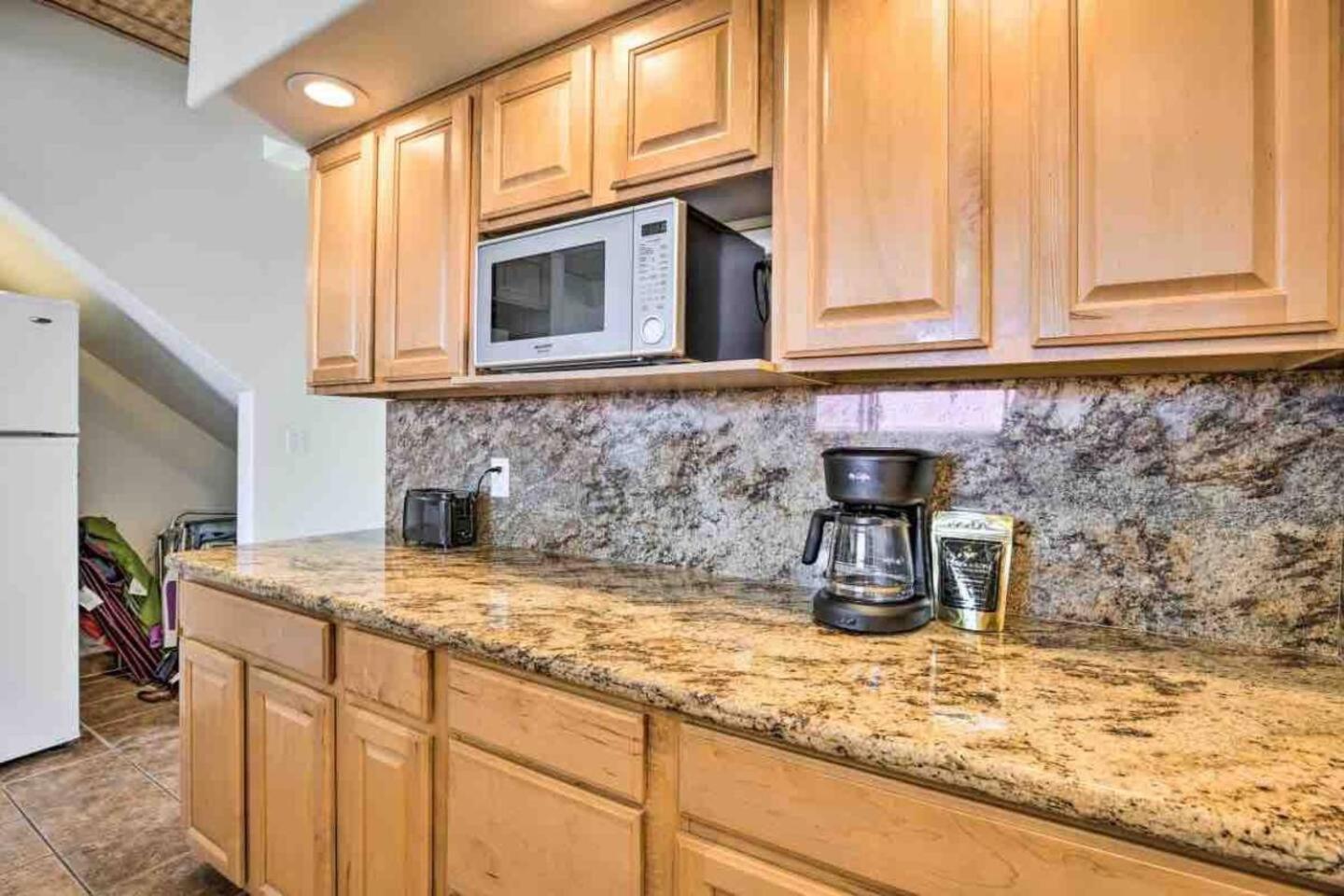 Family Friendly Bay View Ac Free Parking Walk To Village Apartment Kailua-Kona