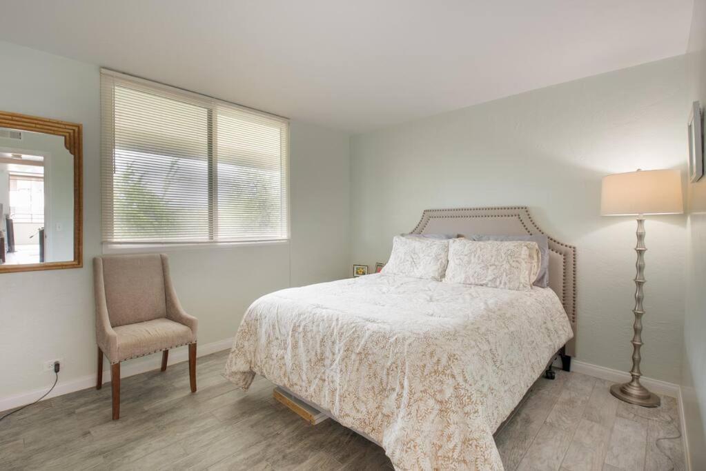 Apartment White Sands Village, Gorgeous 2br, Top/front Bldg Kailua-Kona