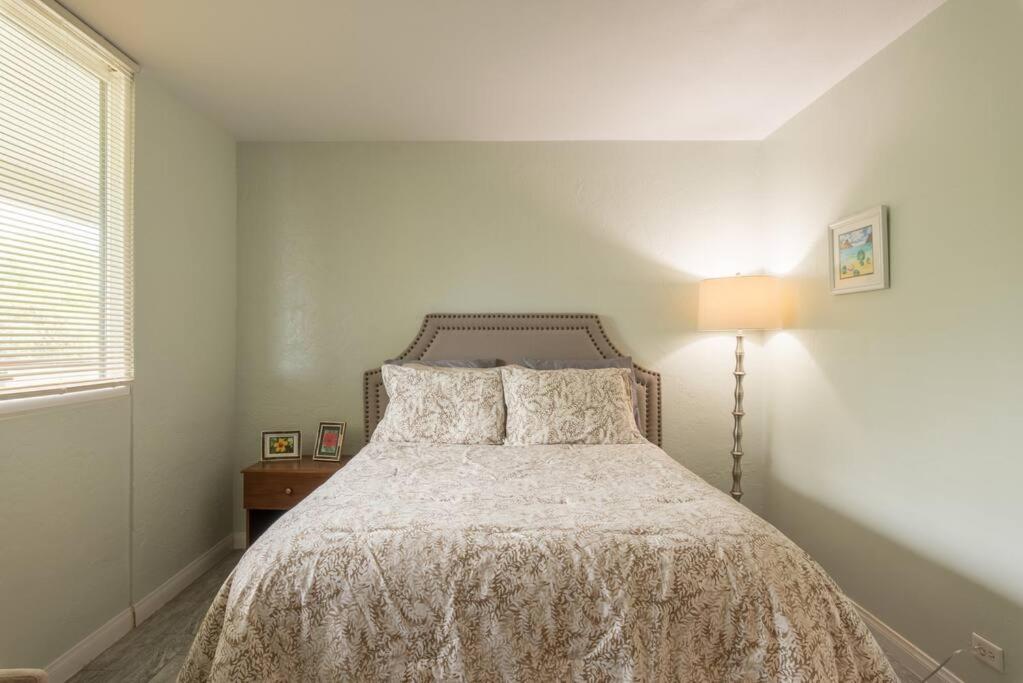 White Sands Village, Gorgeous 2br, Top/front Bldg * Kailua-Kona