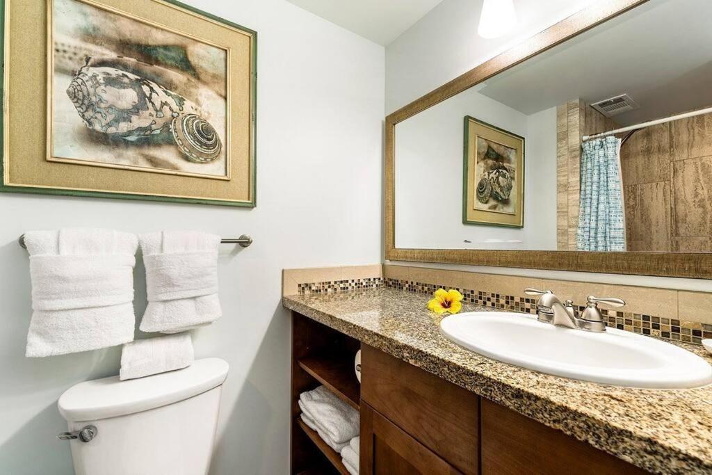 Ocean Echoes: Kona's Oceanfront Family Oasis Kailua-Kona