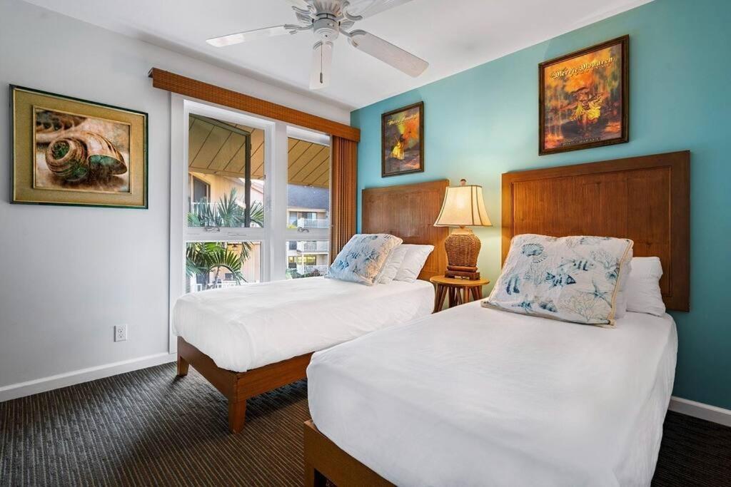 Ocean Echoes: Kona's Oceanfront Family Oasis Holiday home Kailua-Kona