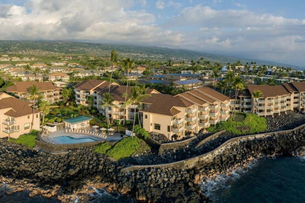 Ocean Echoes: Kona's Oceanfront Family Oasis * Kailua-Kona