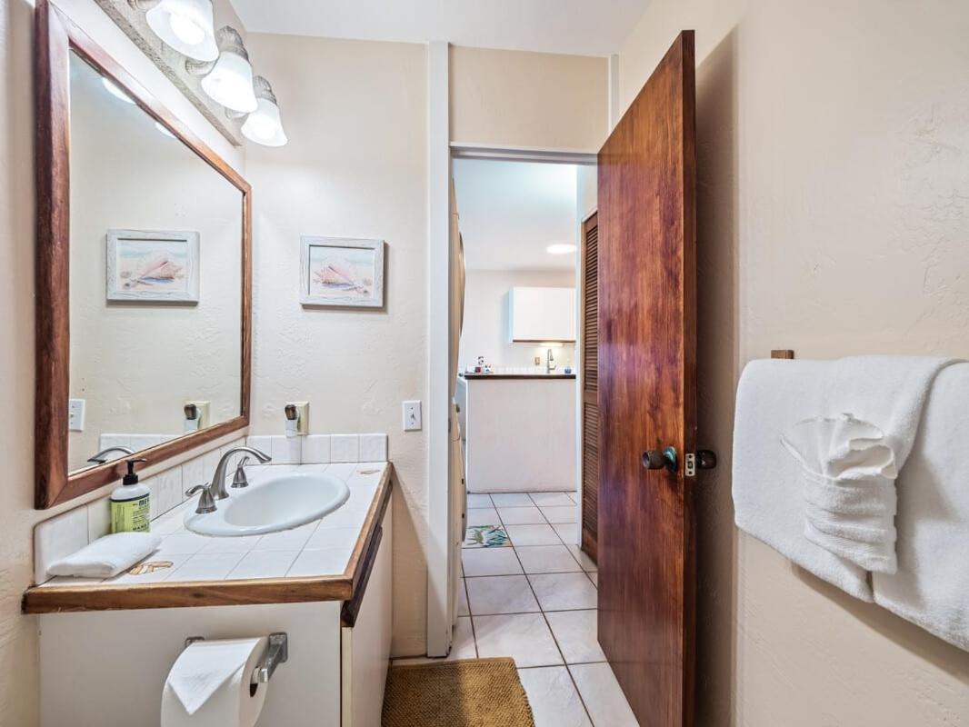 Oceanfront 1 Bedroom 2 Bathroom With Large Lanai - Kona Bali Kai 218 Kailua-Kona