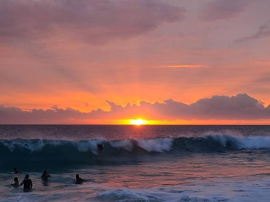 Amazing Peaks Of Ocean View On Ali'i Dr By Surf Spots