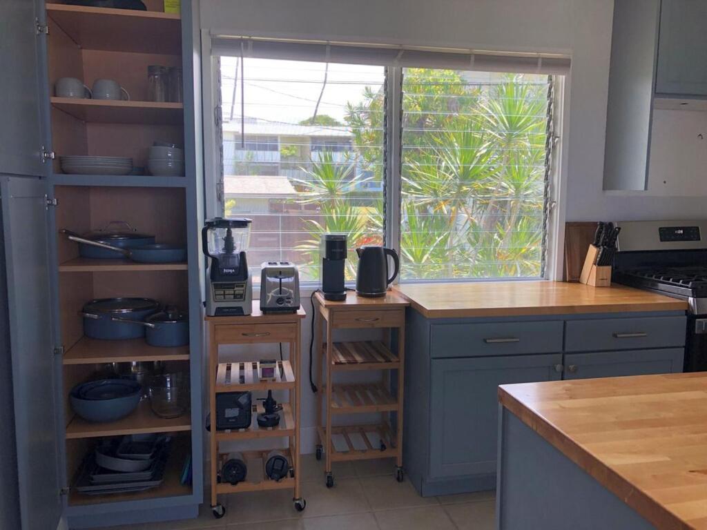 Beautiful Ocean View Downtown Getaway * Kailua-Kona