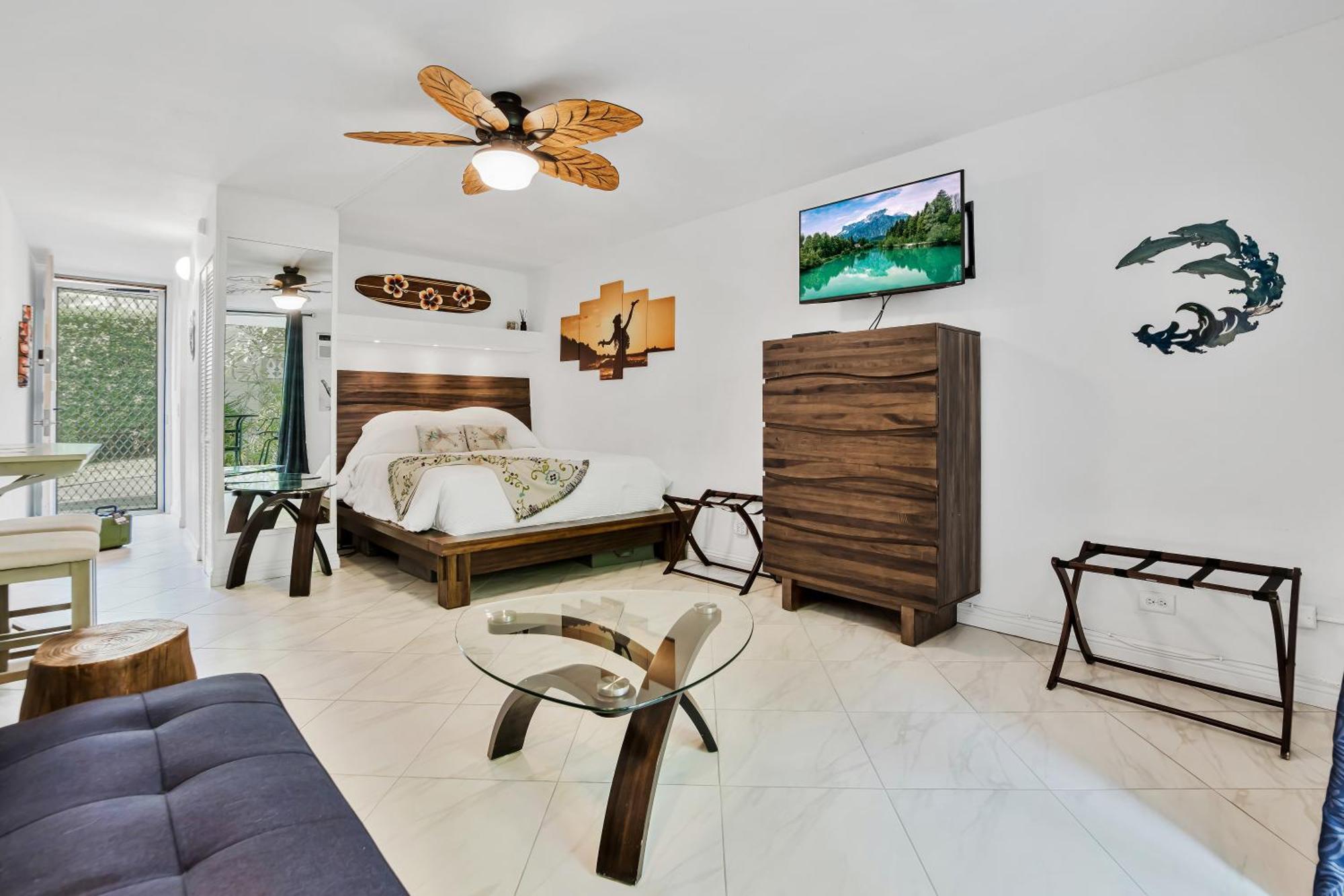 Downtown Hawaiian Theme With Hot Tub, Pool & - Kona Islander Aparthotel Kailua-Kona