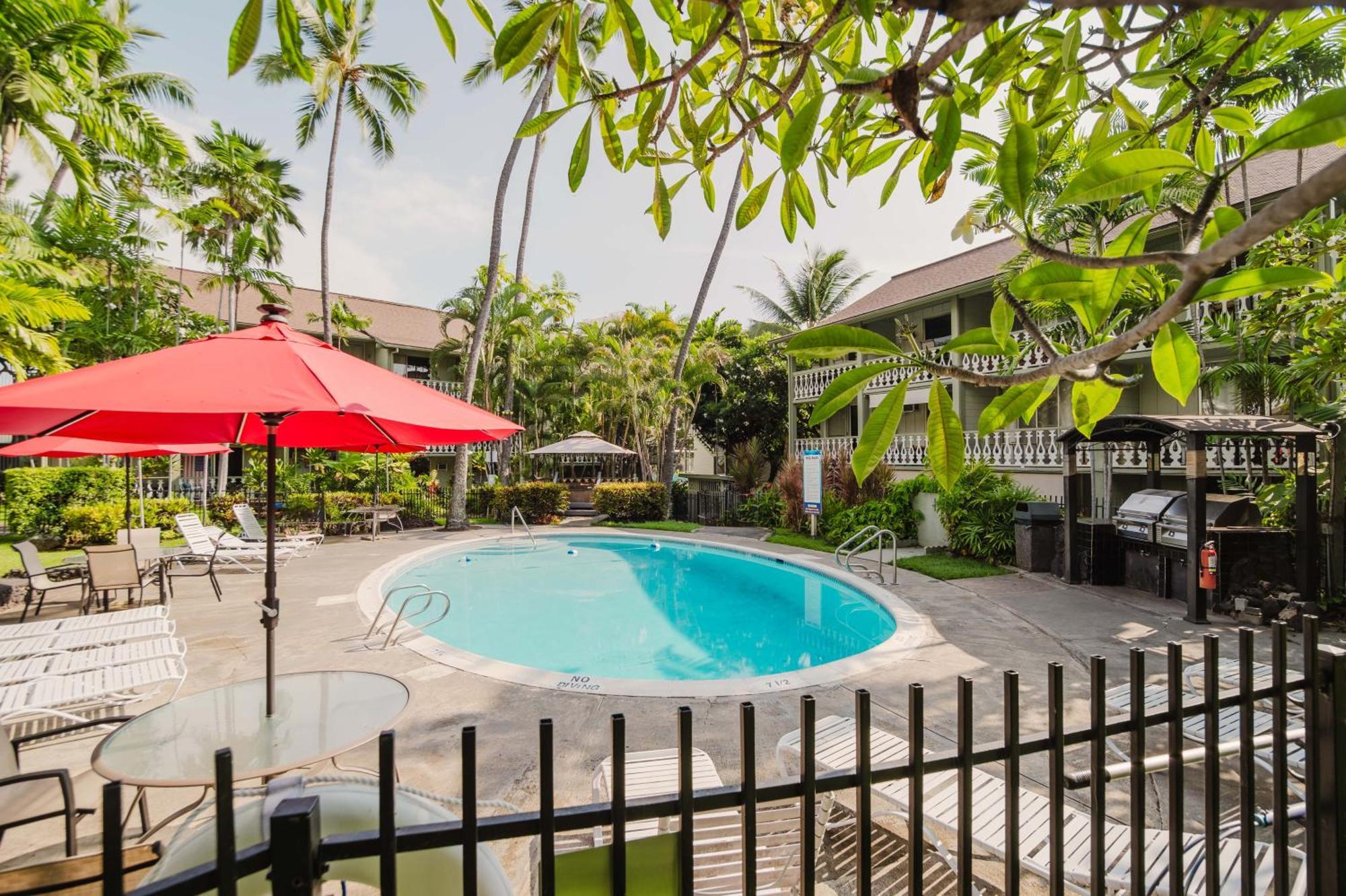 Downtown Hawaiian Theme With Hot Tub, Pool & - Kona Islander *