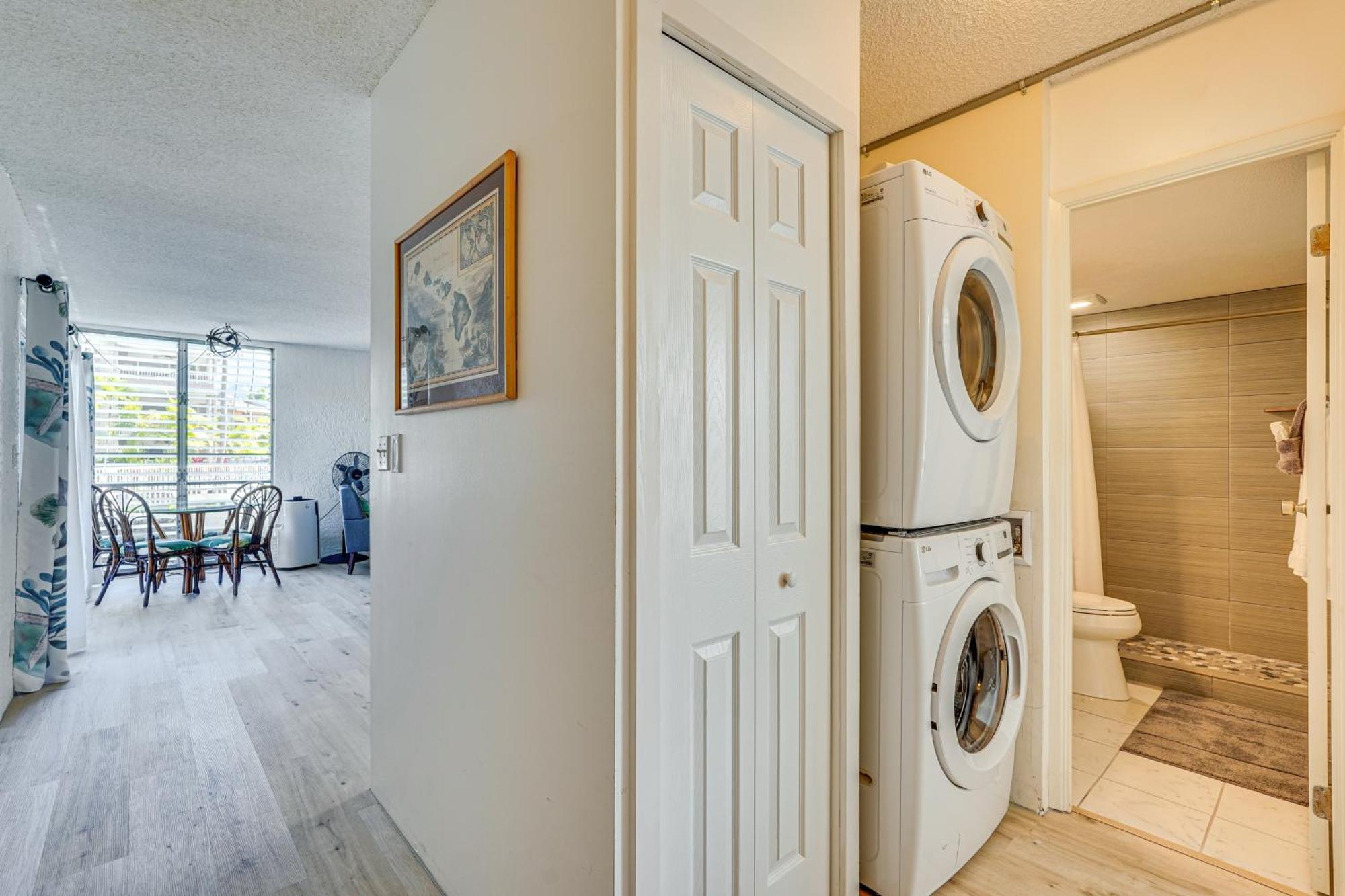 Vacation With Pool Access! Apartment