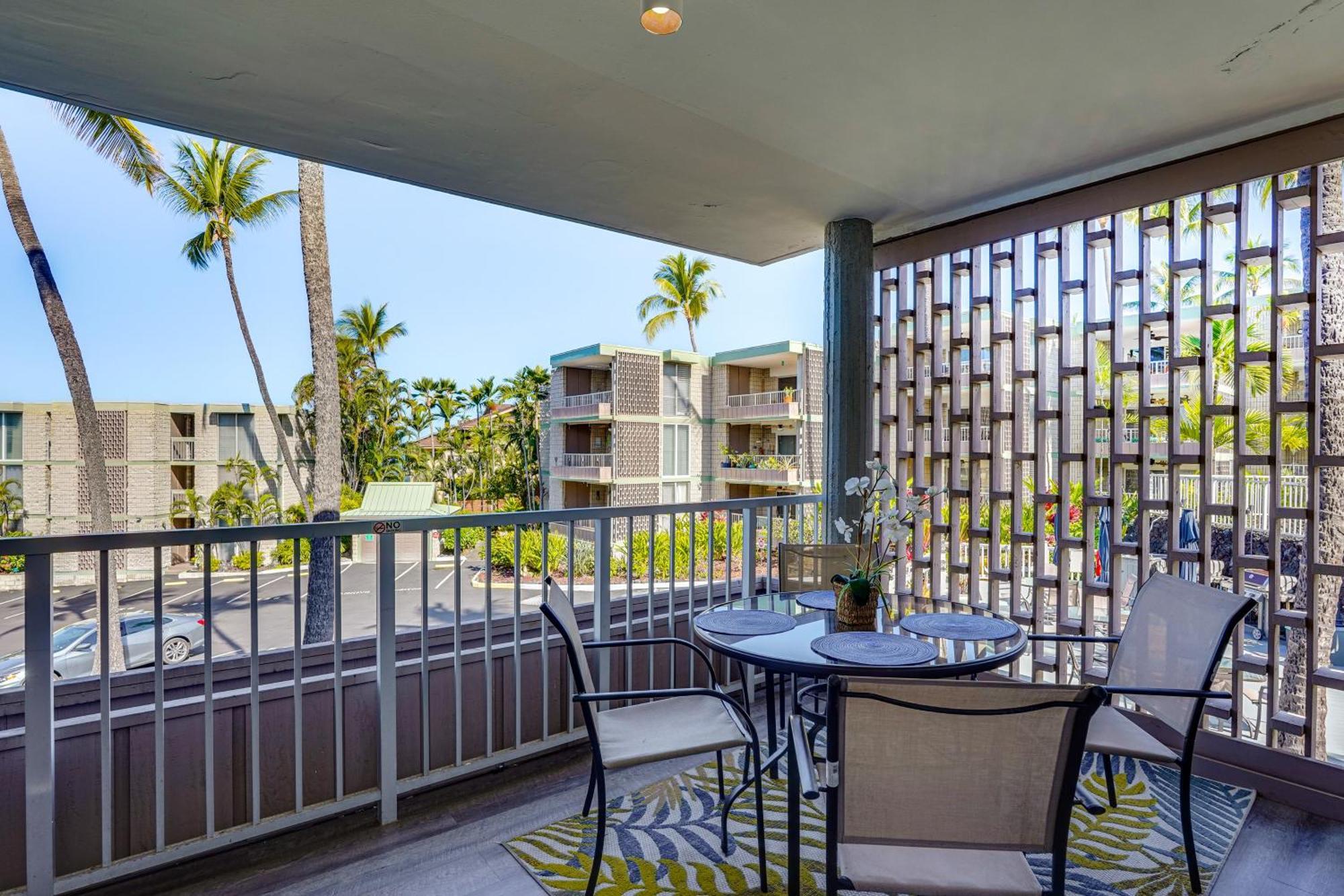 Vacation With Pool Access! * Kailua-Kona