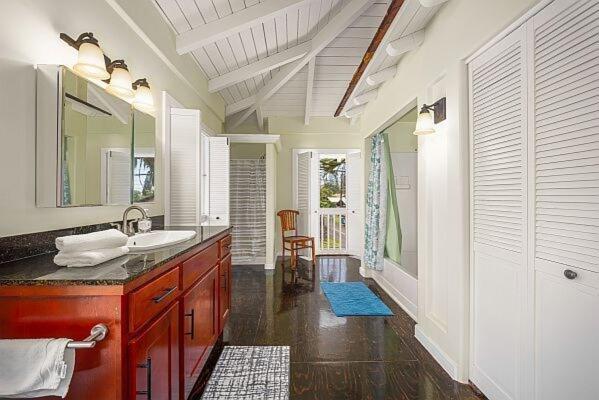 Apartment Kona Trio, Rent 3 Private Units Together *