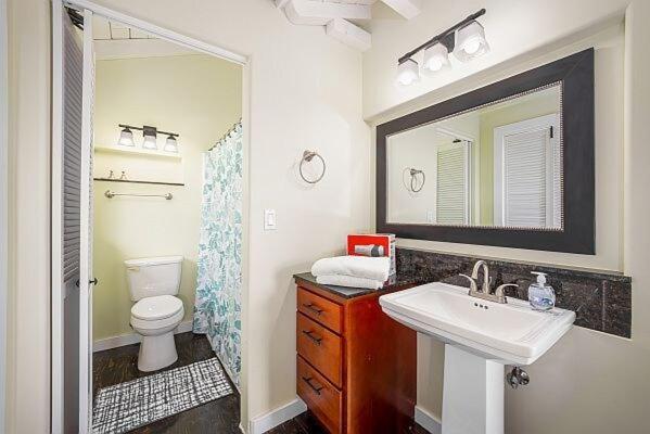 Apartment Kona Trio, Rent 3 Private Units Together *