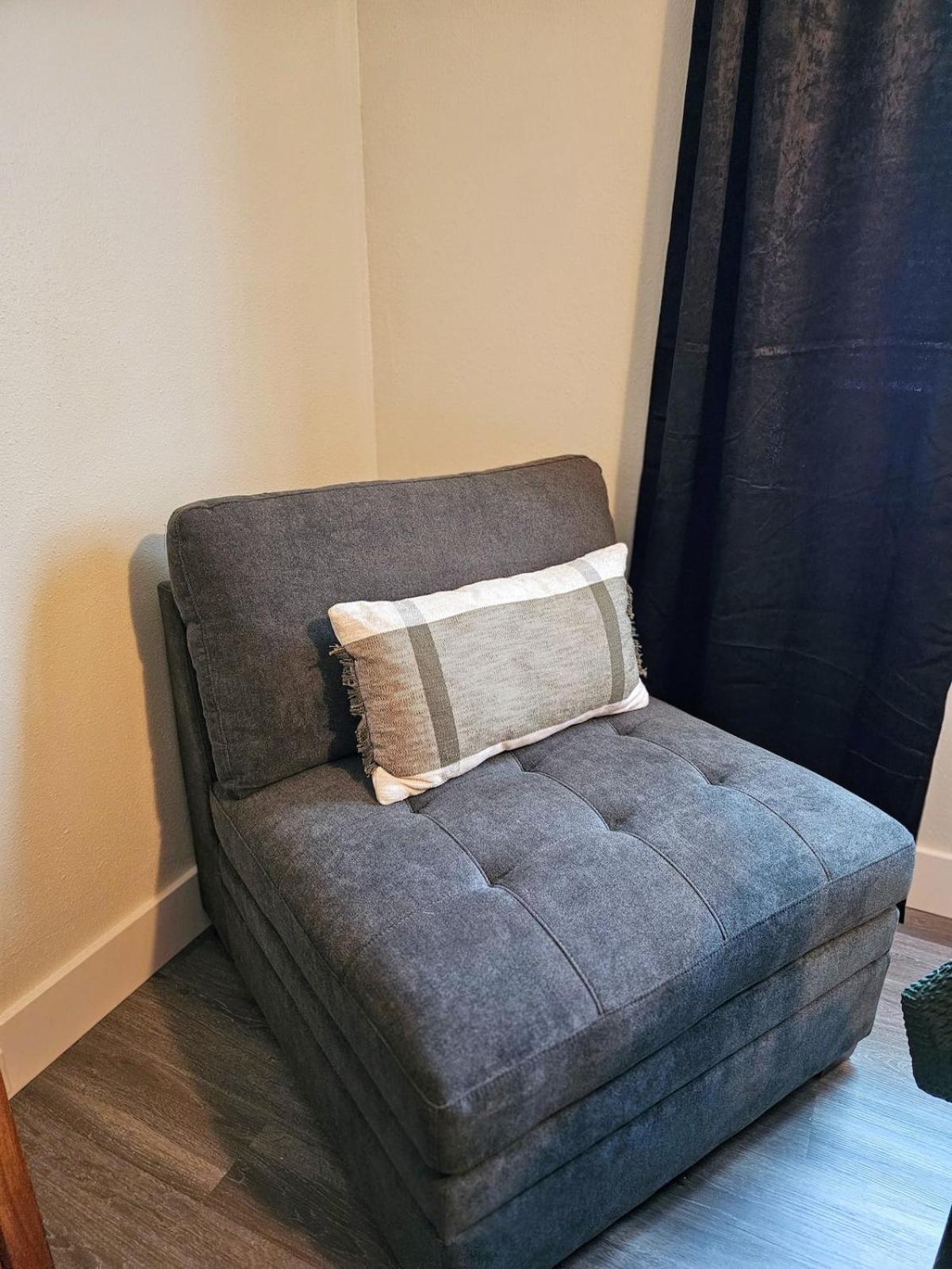 Comfort Location Reasonable Price 2 Blocks 2 The Kailua-Kona