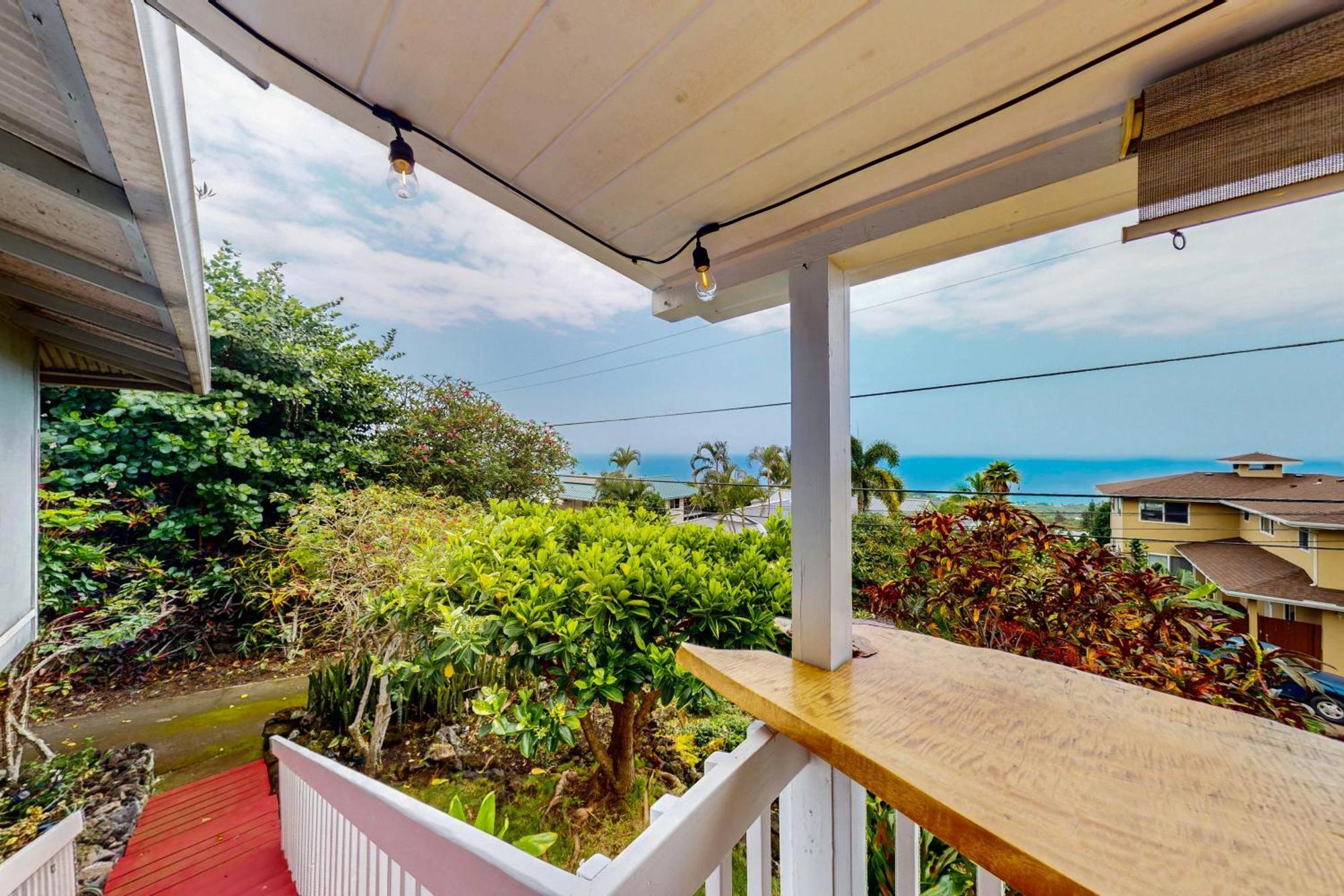 Pualani Island Getaway - Main House- 30-night Minimum Holiday home