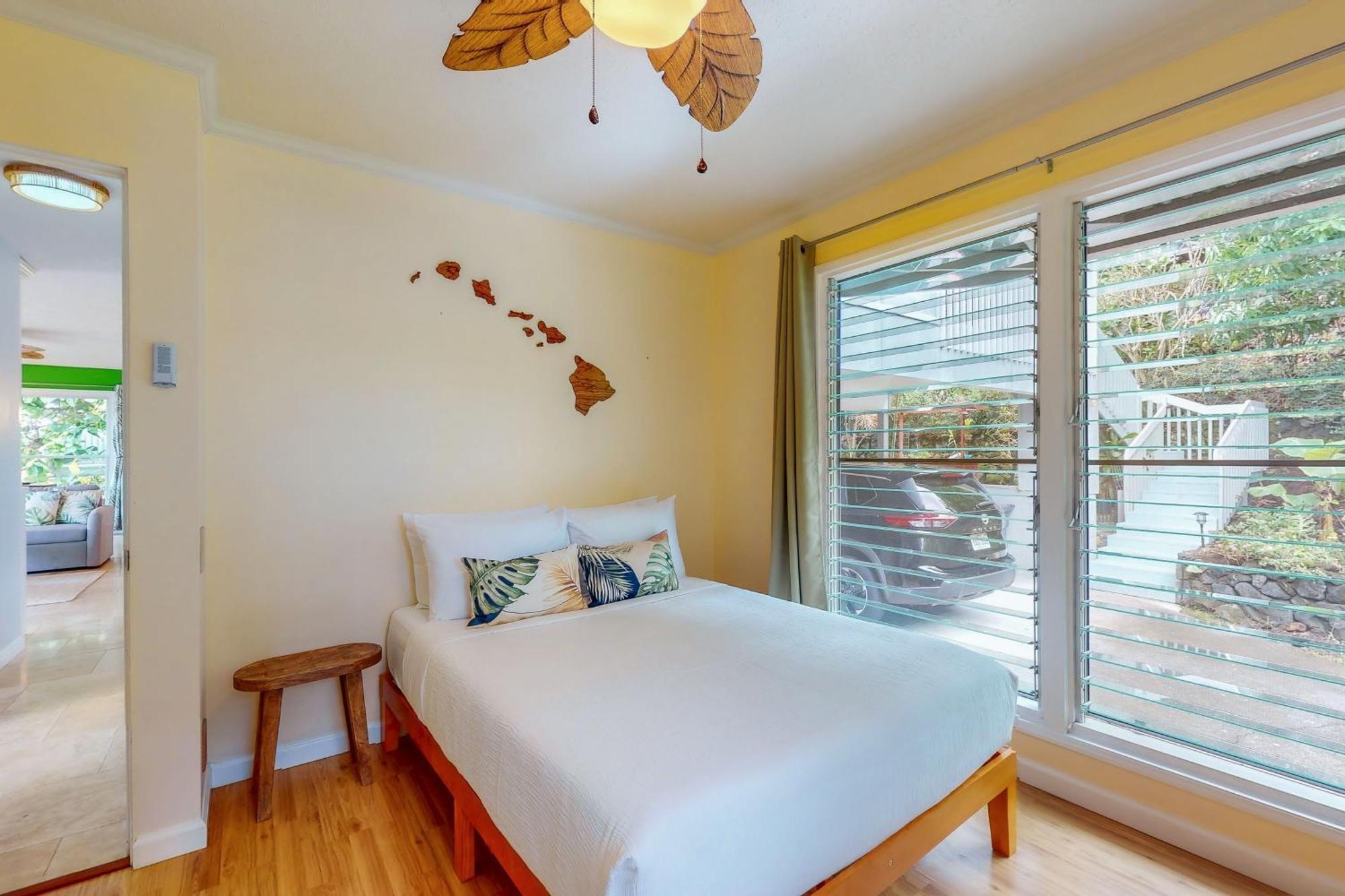 Pualani Island Getaway - Main House- 30-night Minimum *