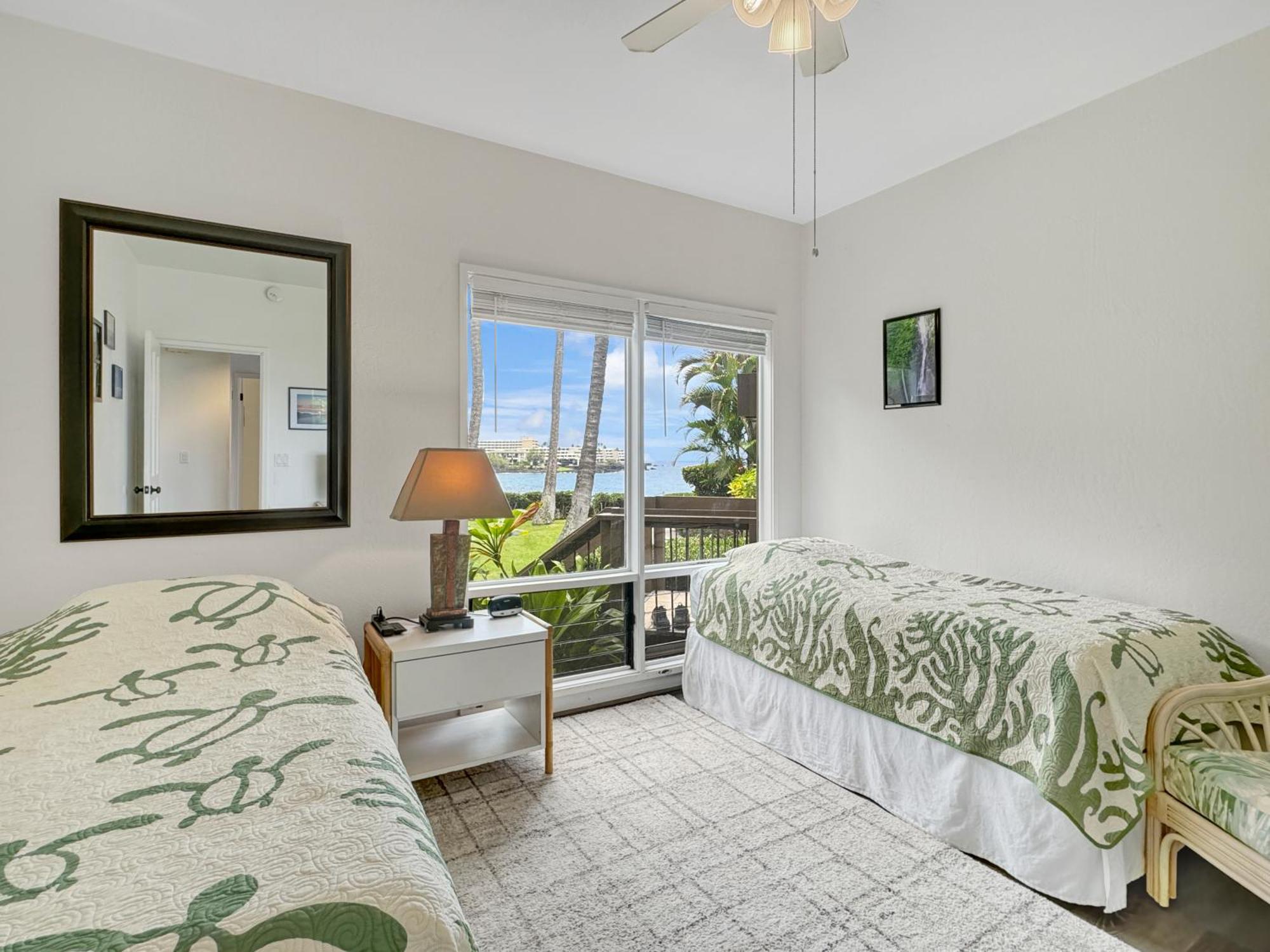 Apartment Ocean View, 2 Brm, 1st Floor, Ac, Living Kailua-Kona