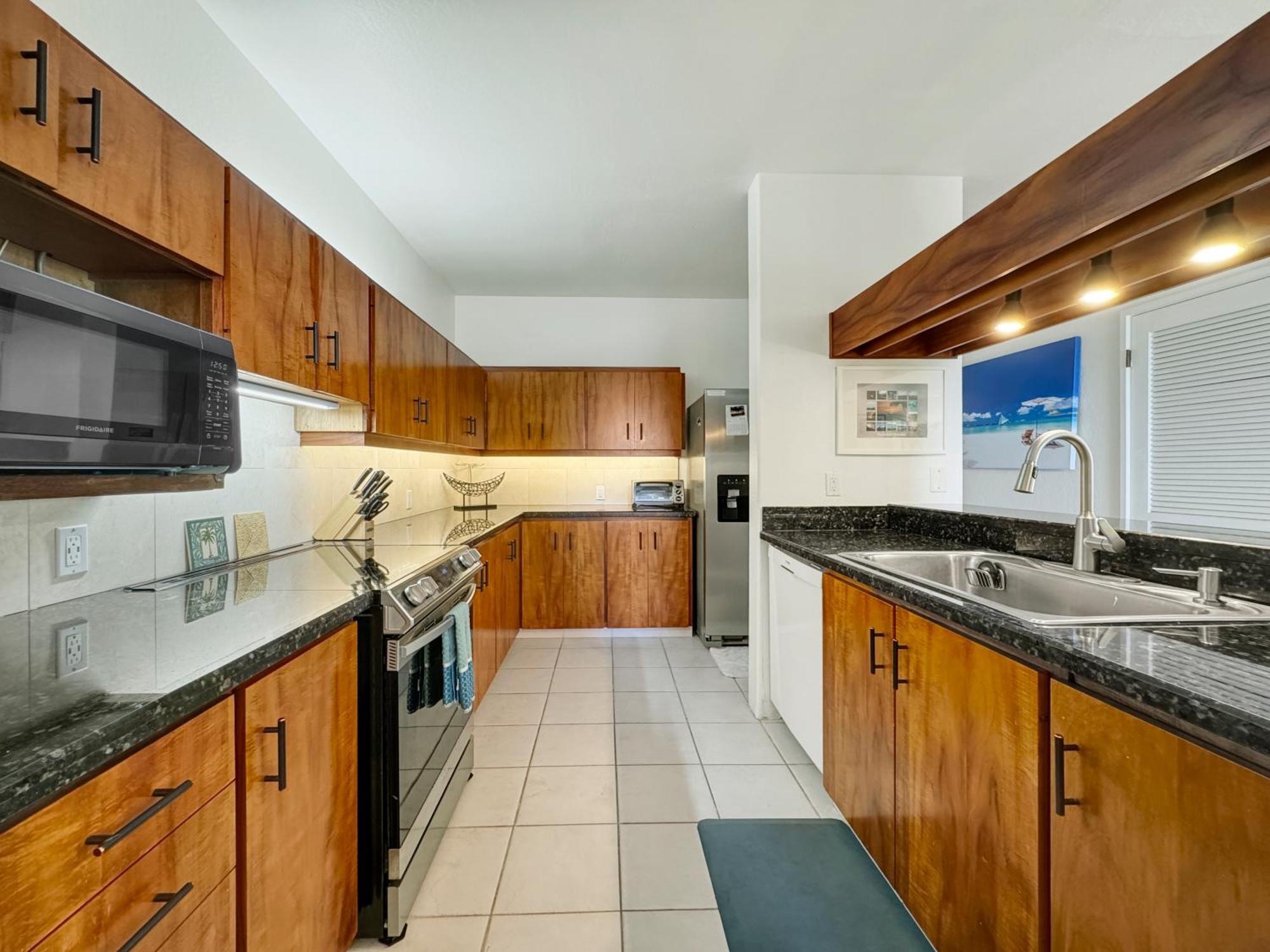 Ocean View, 2 Brm, 1st Floor, Ac, Living *