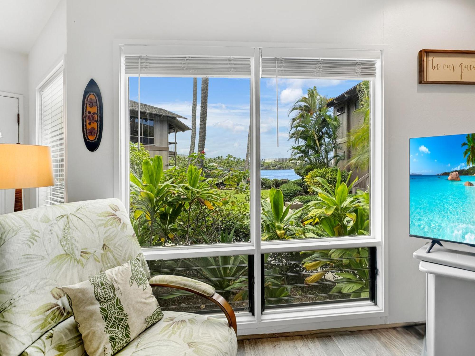 Apartment Ocean View, 2 Brm, 1st Floor, Ac, Living Kailua-Kona