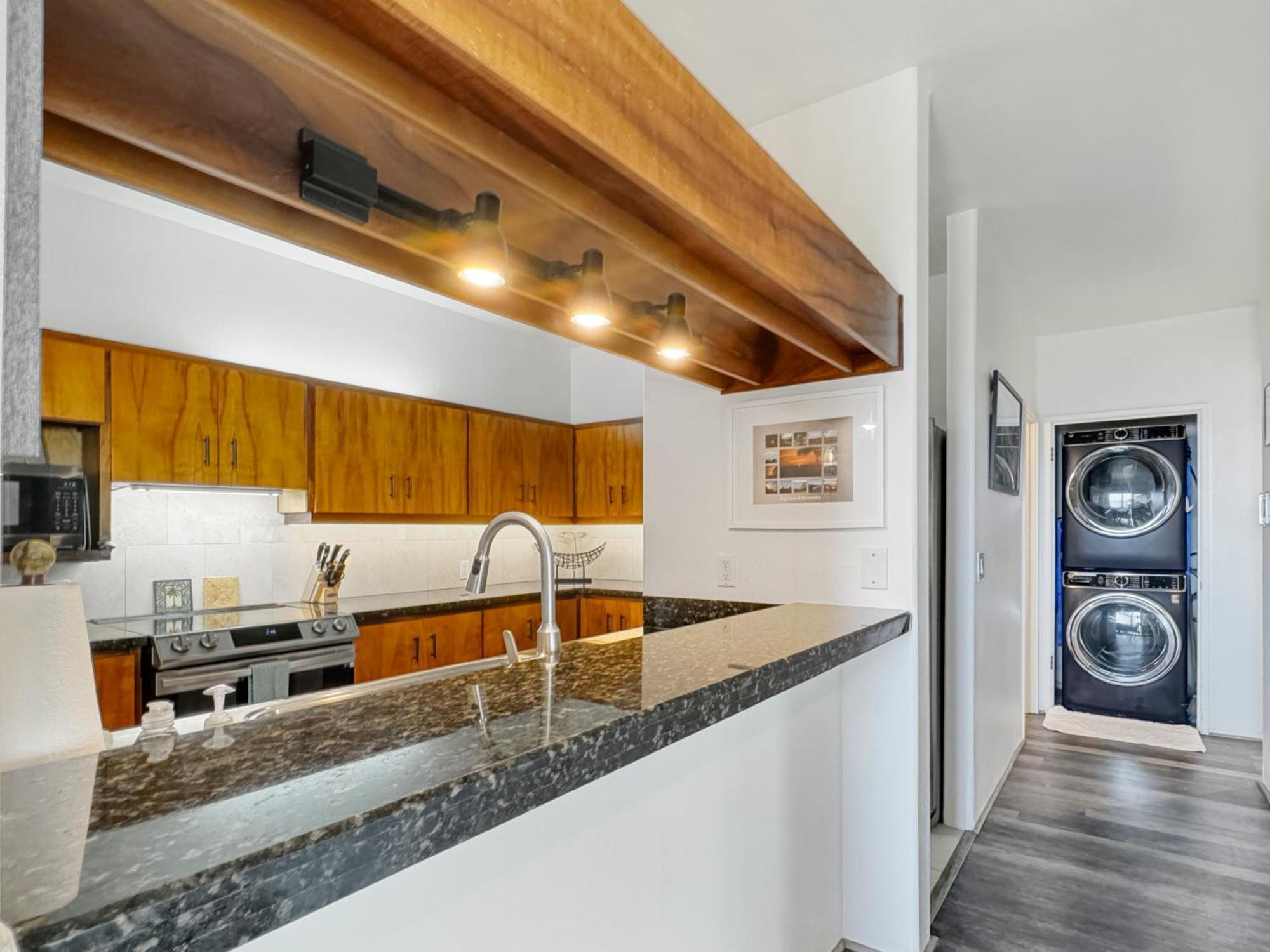 Ocean View, 2 Brm, 1st Floor, Ac, Living *
