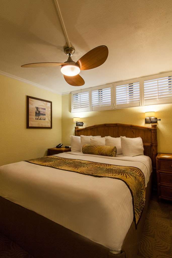 Kona Reef Hotel *