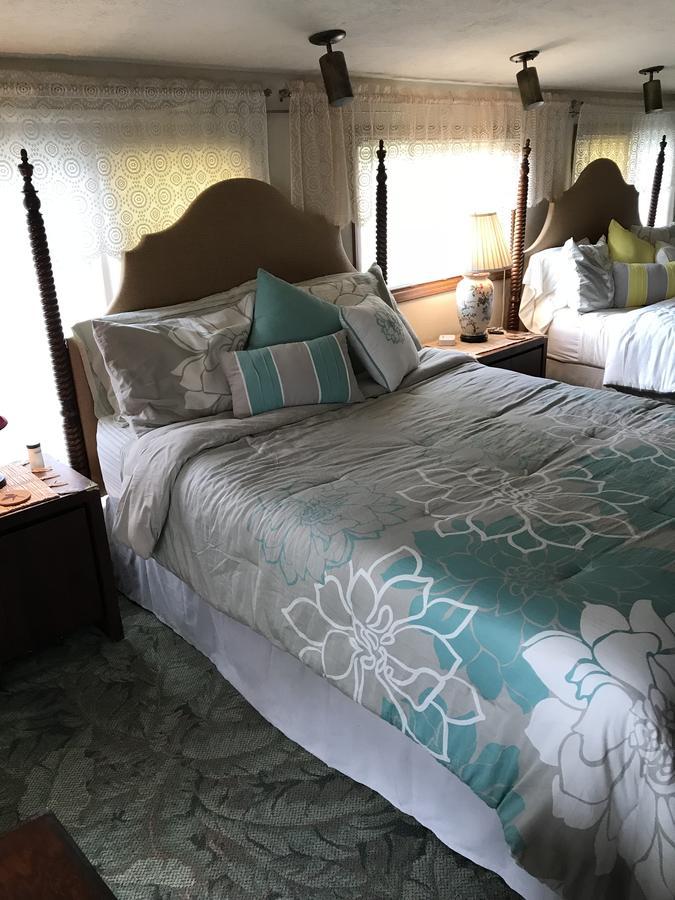 Hale Maluhia Country Inn 3*