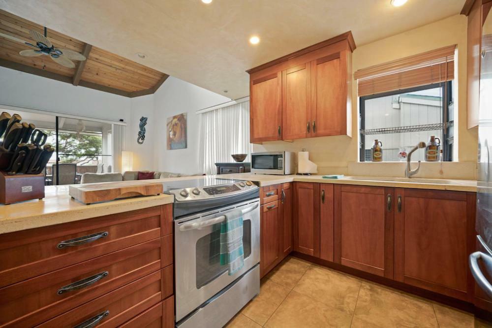 Apartment Kailua Bay Resort #3301 - Two Bedroom Condo