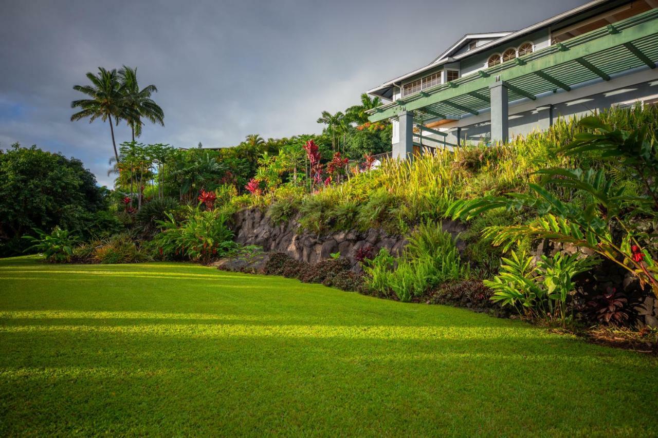 Affordable Luxury On One Acre Villa *