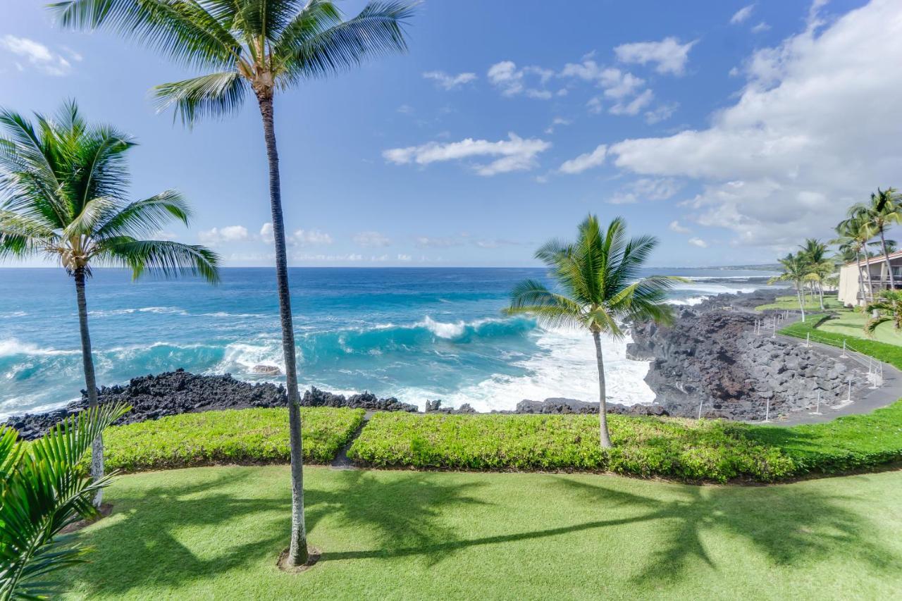 Luxurious 3 Bedroom / 2 Ba Direct Oceanfront * Kailua-Kona