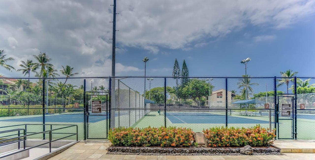 Luxurious 3 Bedroom / 2 Ba Direct Oceanfront Kailua-Kona
