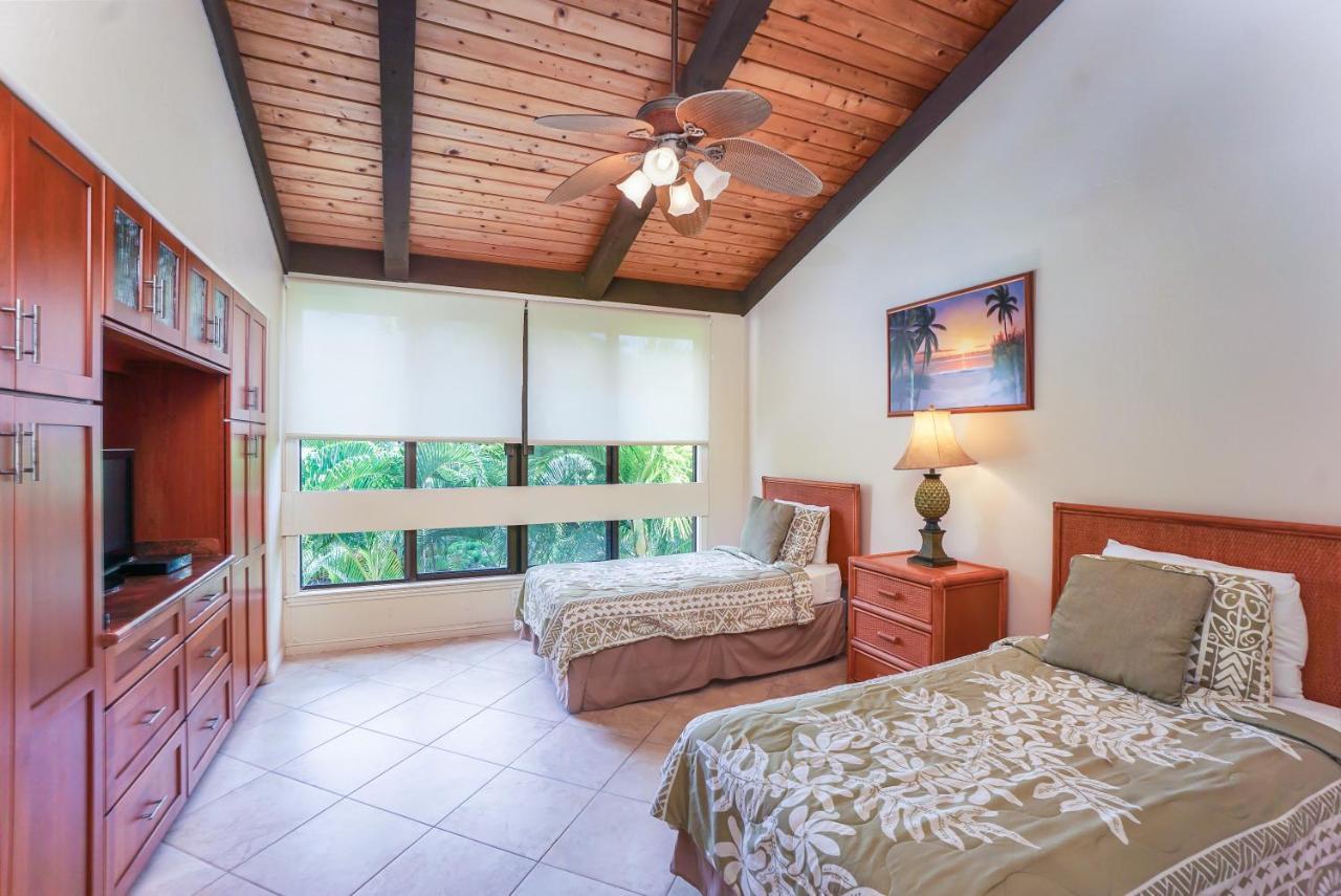 Luxurious 3 Bedroom / 2 Ba Direct Oceanfront Holiday home Kailua-Kona